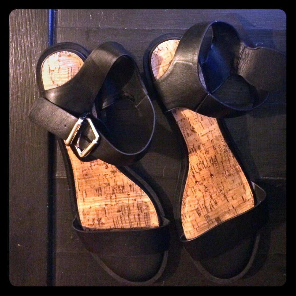 Ladies Flat Black Sandals
